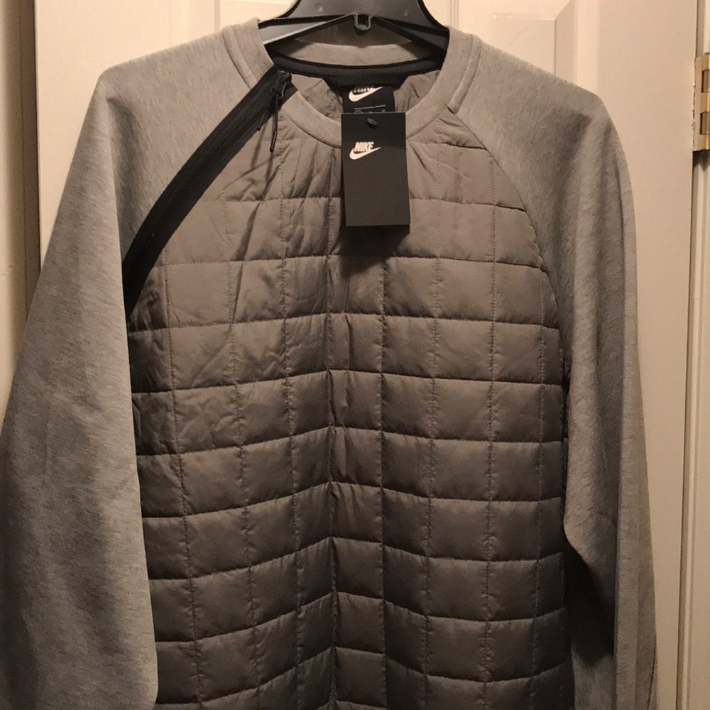 New Nike Men Sweat Shirt/Zipper
